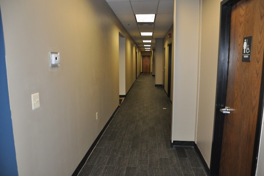 More Photos Of 575-585 Prospect St, Lakewood Warehouse For Lease