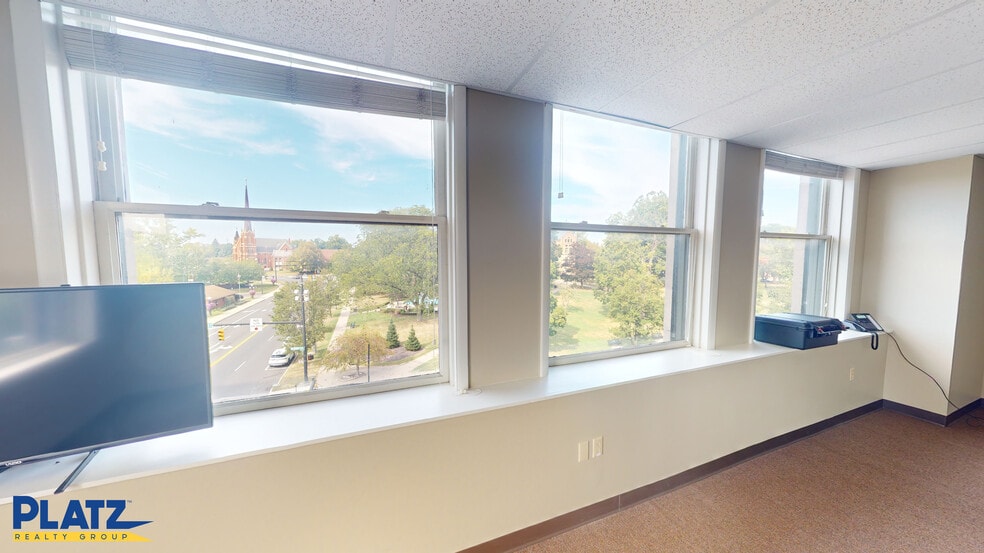 More Photos Of 197 W Market St, Warren Office For Lease