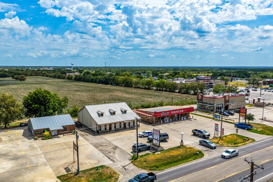 More Photos Of 8883-8885 State Highway 34 S, Quinlan Office For Lease