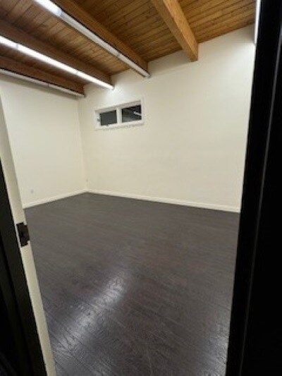More Photos Of 3415 Fremont Ave N, Seattle Office For Lease