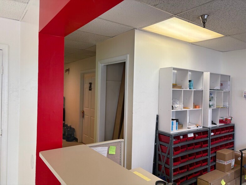 More Photos Of 8538 Terminal Rd, Lorton Warehouse For Lease