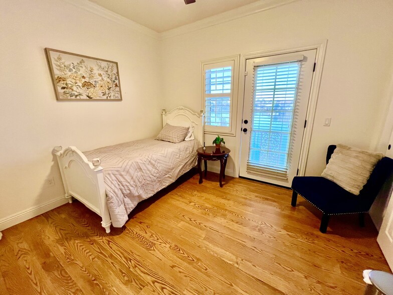 More Photos Of 21428 N 55th Ave, Glendale Assisted Living For Lease