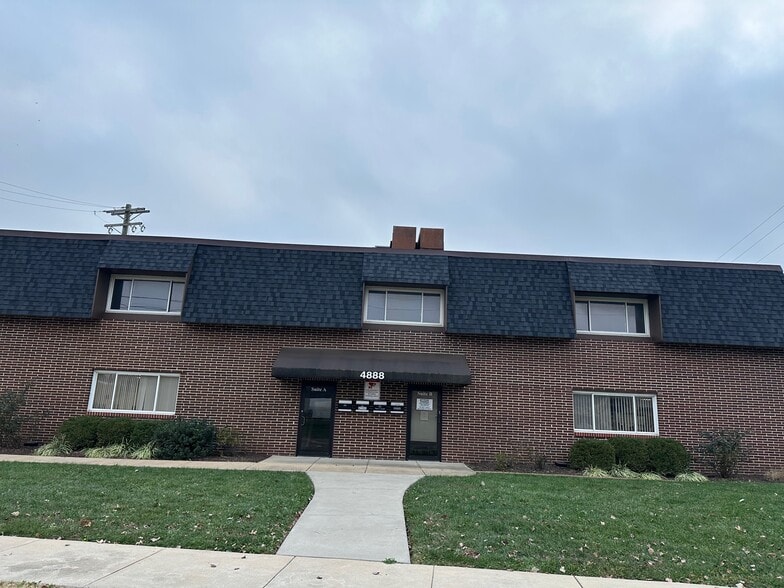 More Photos Of 4888 Baumgartner Rd, Mehlville Warehouse For Lease