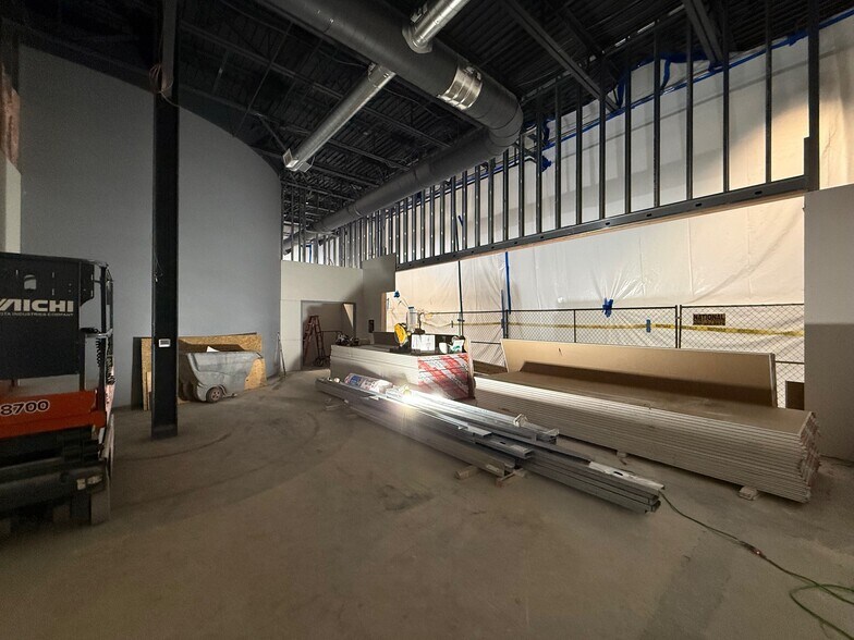 More Photos Of 15 Lund Rd, Saco Light Manufacturing For Lease