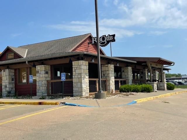 More Photos Of 3704 Faraon St, Saint Joseph Restaurant For Lease