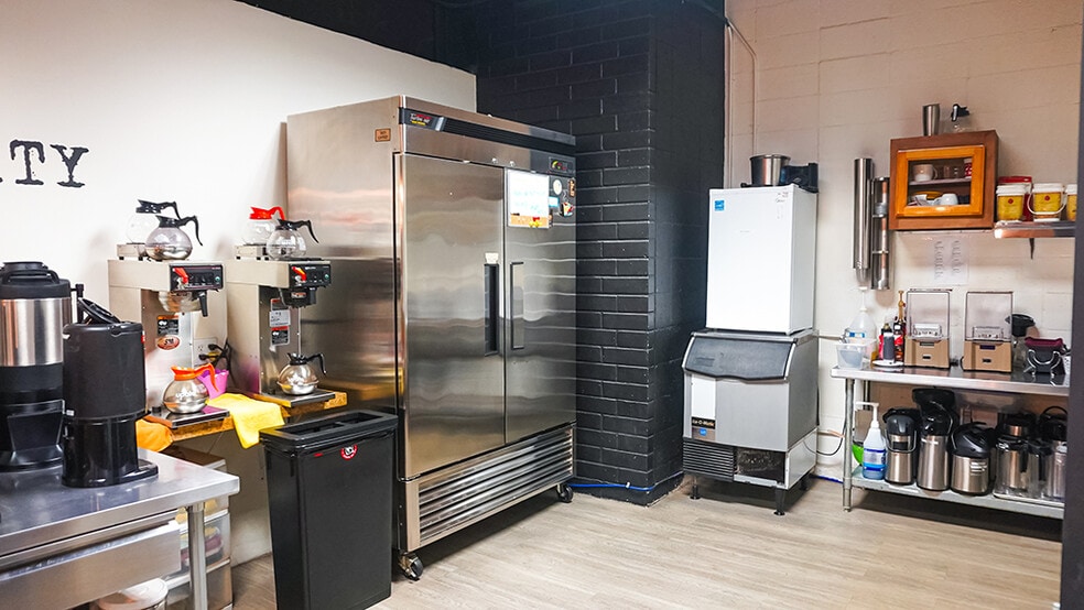 More Photos Of 911-913 S Maple Ave, Montebello Warehouse For Sale