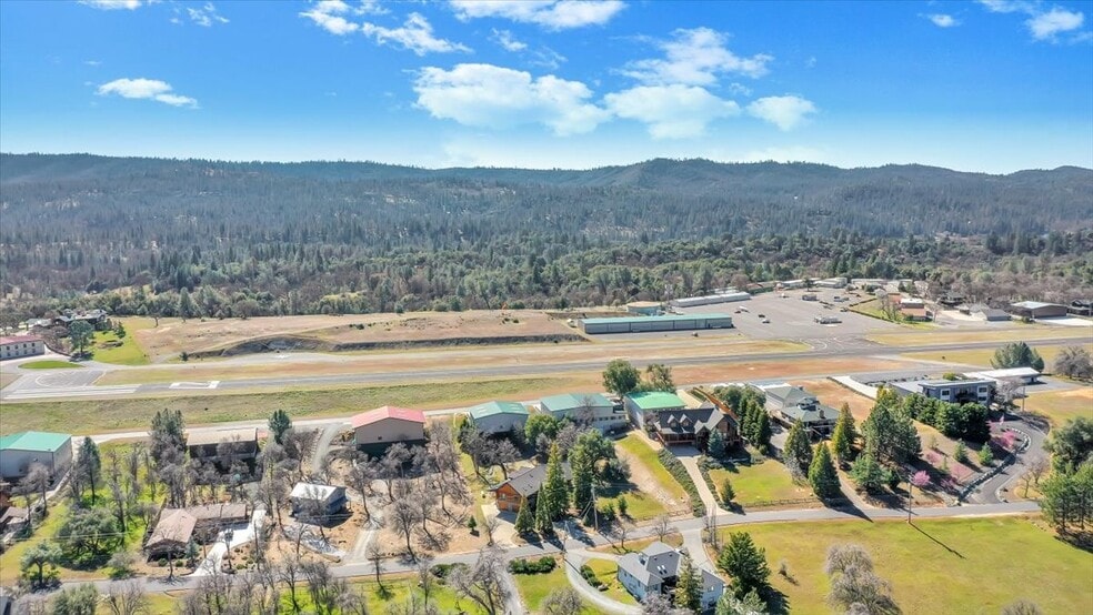 More Photos Of 18736 Main St, Groveland Hotel For Sale
