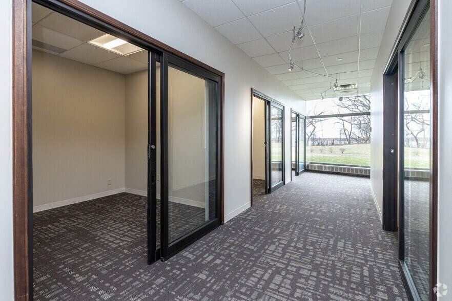 More Photos Of 3033 Excelsior Blvd, Minneapolis Medical For Lease