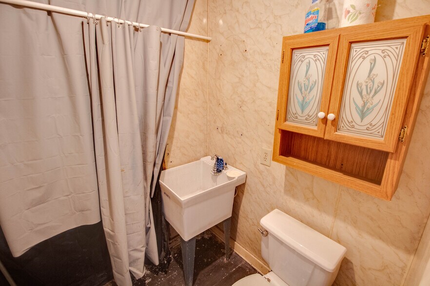 More Photos Of 1008 N Main St, Brighton Specialty For Sale