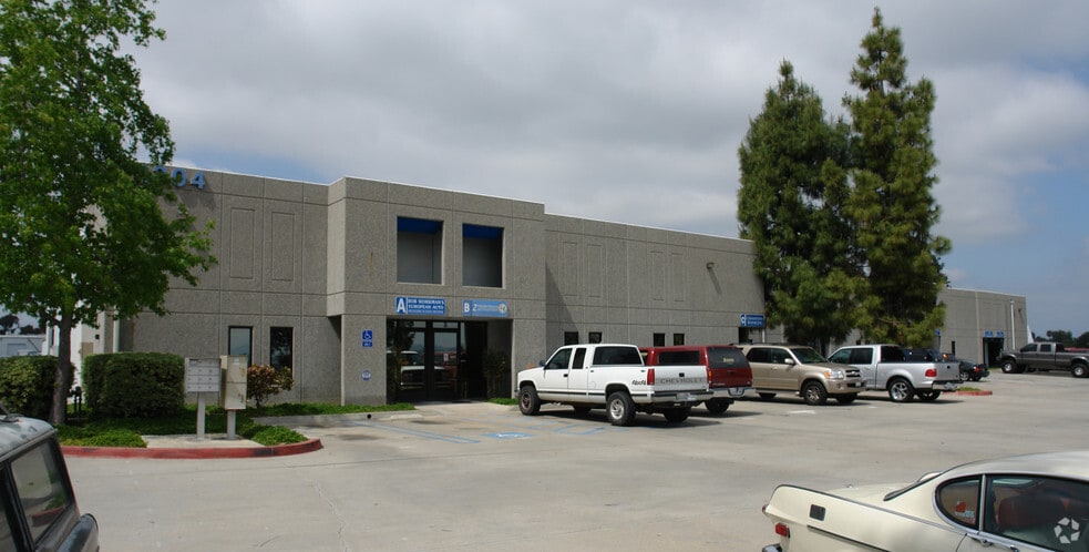 More Photos Of 1334 N Melrose Dr, Vista Unknown For Lease