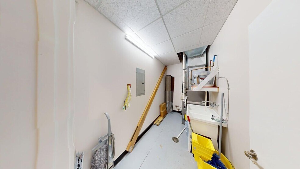 More Photos Of 125 E Shore Pky, La Porte Medical For Lease