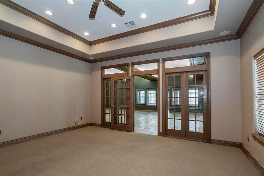 More Photos Of 1760 W Lakeview Rd, Stillwater Office For Sale
