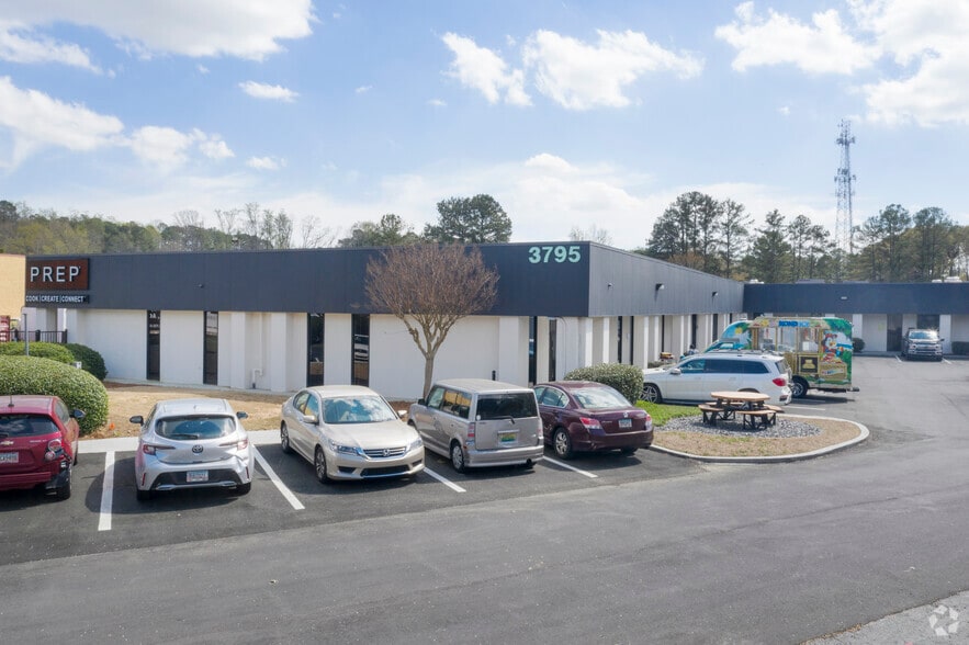 More Photos Of 3783 Presidential Pky, Atlanta Restaurant For Lease