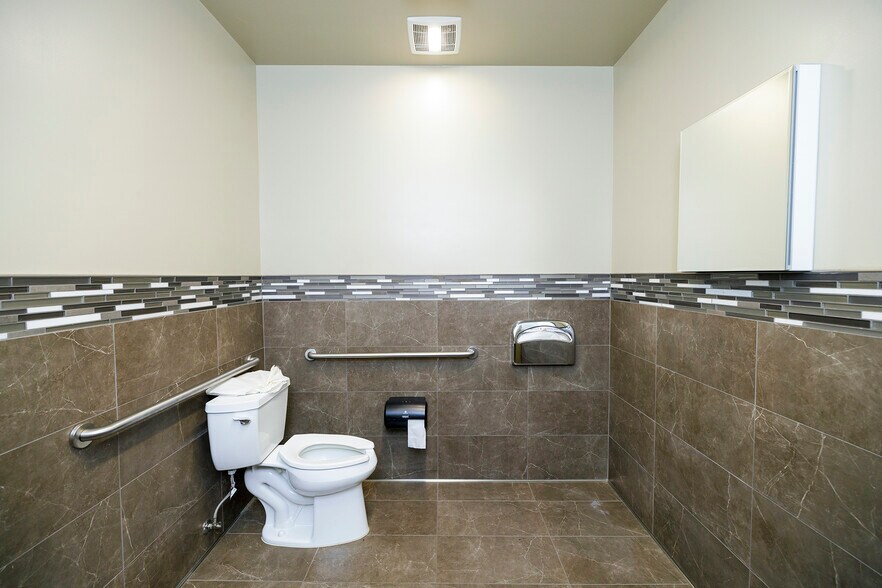 More Photos Of 3260 Liberty Square Pky, Turlock Warehouse For Sale