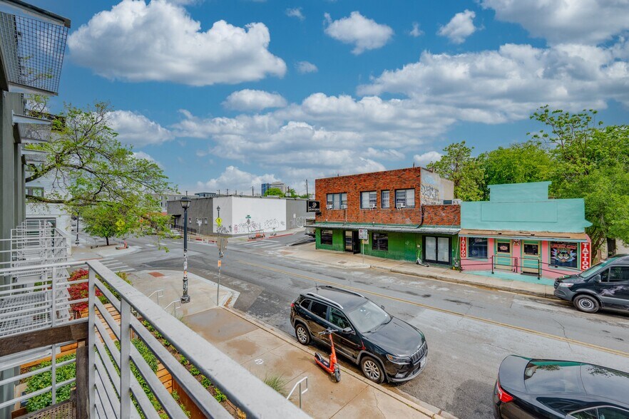 More Photos Of 1305 E 6th St, Austin Office For Lease