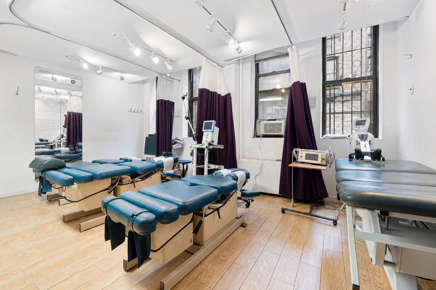 More Photos Of 235 E 49th St, New York Apartments For Sale