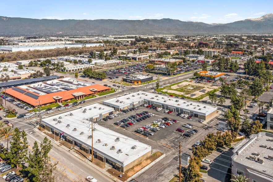 More Photos Of 165 W Hospitality Ln, San Bernardino Flex For Lease