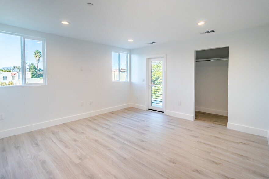 More Photos Of 5014 Pickford St, Los Angeles Apartments For Sale