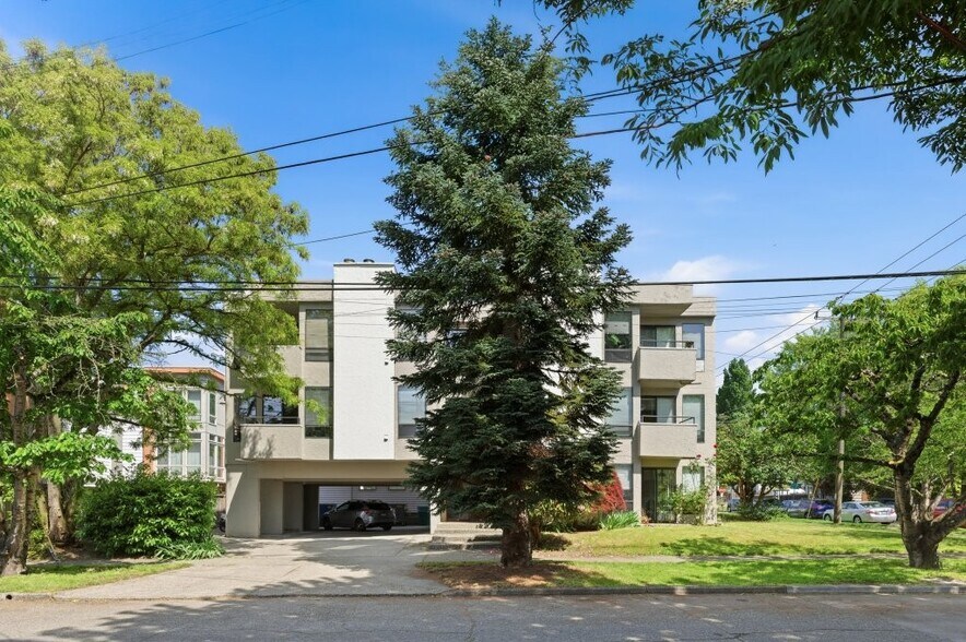 More Photos Of 1700 64th St NW, Seattle Apartments For Sale