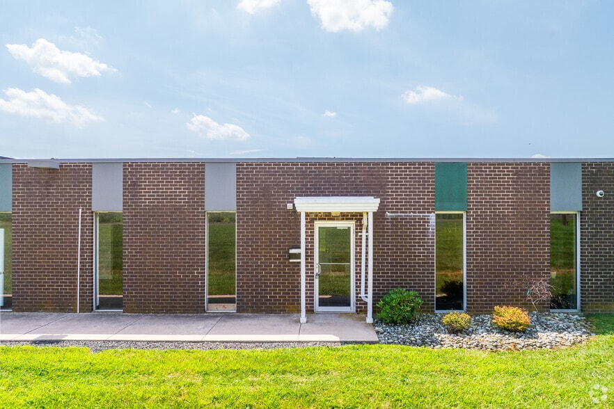 More Photos Of 2385 John Fries Hwy, Quakertown Unknown For Lease
