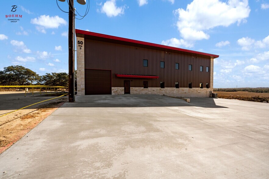 More Photos Of 52 Worth Dr, Boerne Warehouse For Lease