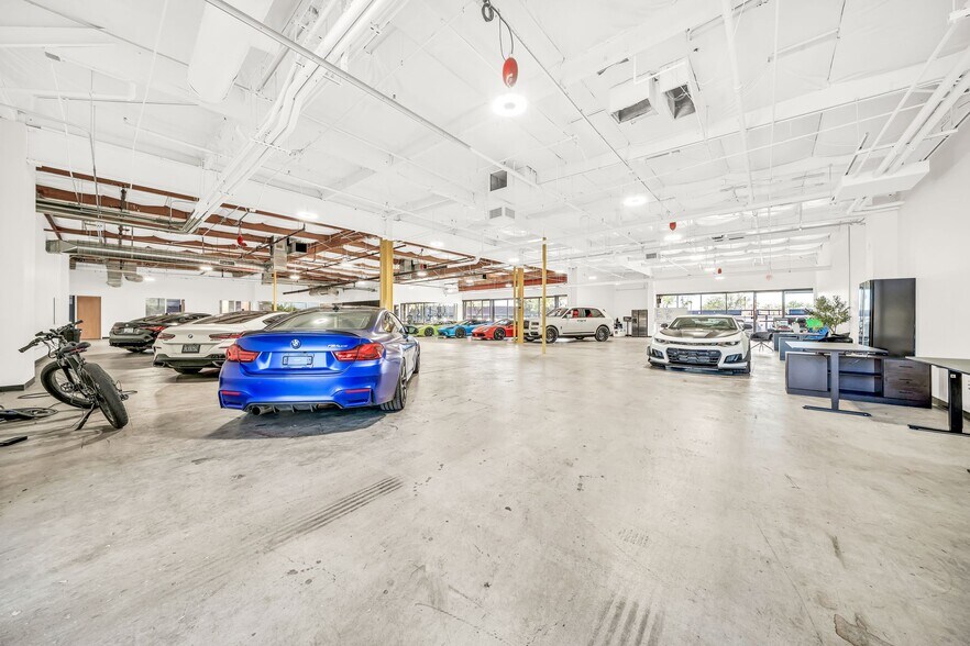 More Photos Of 14505 N Hayden Rd, Scottsdale Light Distribution For Lease