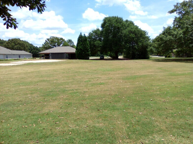 More Photos Of 160 Canterbury Dr, Eufaula Multifamily For Sale
