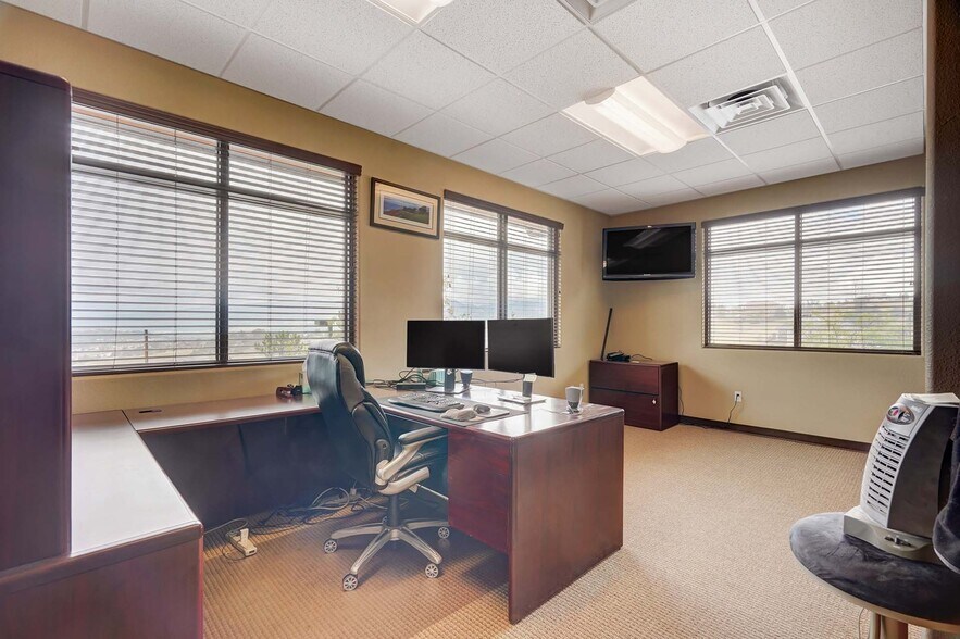 More Photos Of 3210 E Woodmen Rd, Colorado Springs Medical For Sale