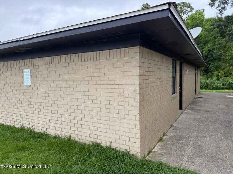 More Photos Of 5420 28th St, Gulfport Apartments For Sale