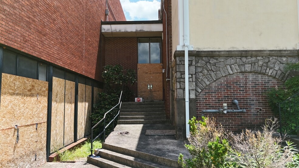 More Photos Of 301 21st Ave S, Birmingham Schools For Sale