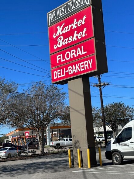 More Photos Of 8350 Phelan Blvd, Beaumont Unknown For Lease