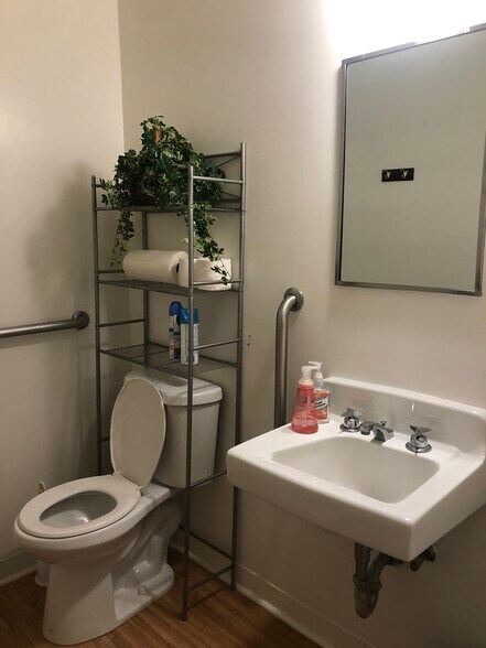 More Photos Of 9718 Dixie Hwy, Louisville Freestanding For Sale