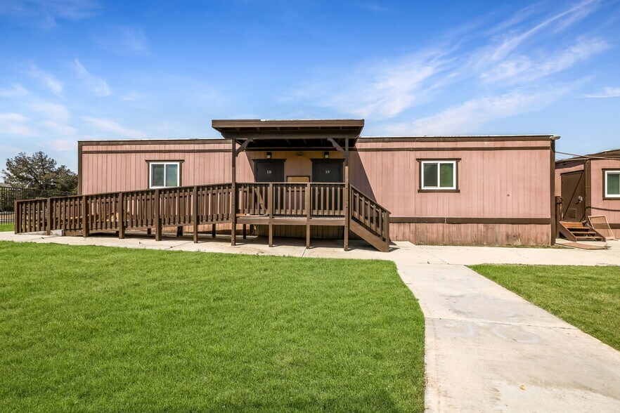 More Photos Of 9904 Bloomington Ave, Bloomington Specialty For Sale