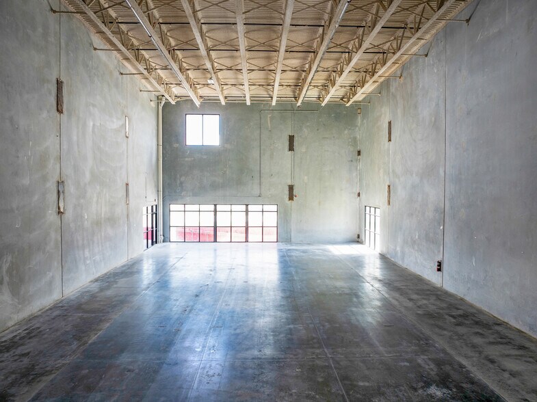 More Photos Of 14101 NW 112th Ave, Hialeah Gardens Warehouse For Lease