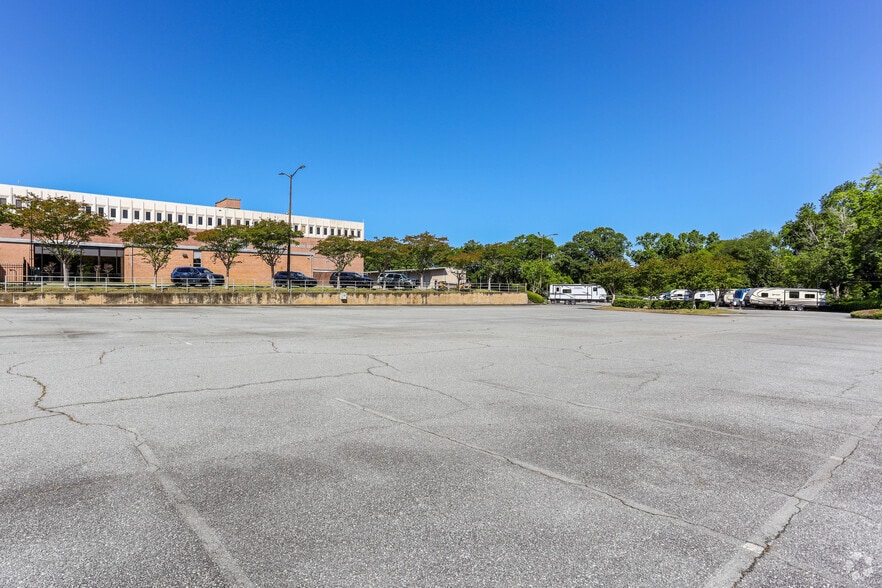 More Photos Of 2357 Warm Springs Rd, Columbus Office For Sale