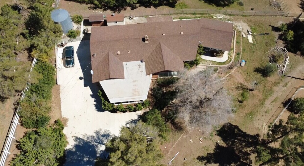 Primary Photo Of 33716 Hubbard Rd, Acton Flex For Lease