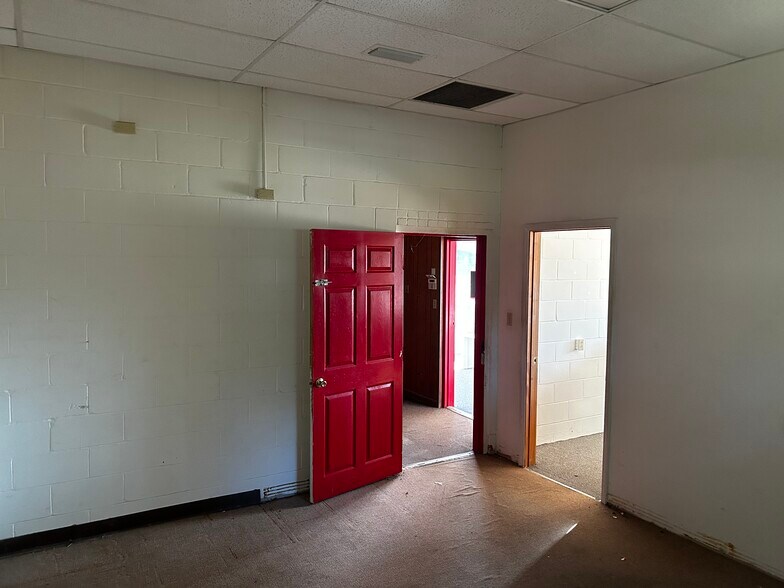 More Photos Of 3039 Crawfordville Hwy, Crawfordville Office Residential For Lease