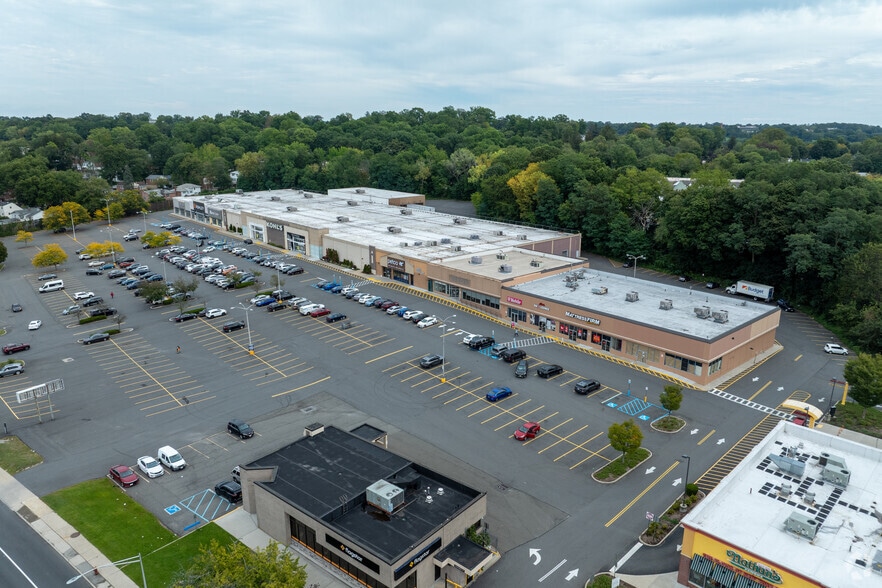 More Photos Of 2350 Central Park Ave, Yonkers Freestanding For Lease