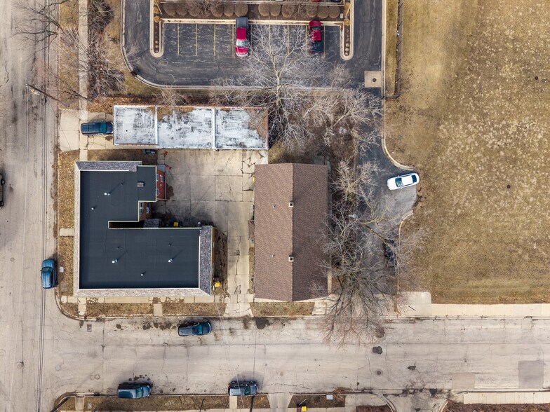 More Photos Of 910 4th Ave, Rockford Apartments For Sale