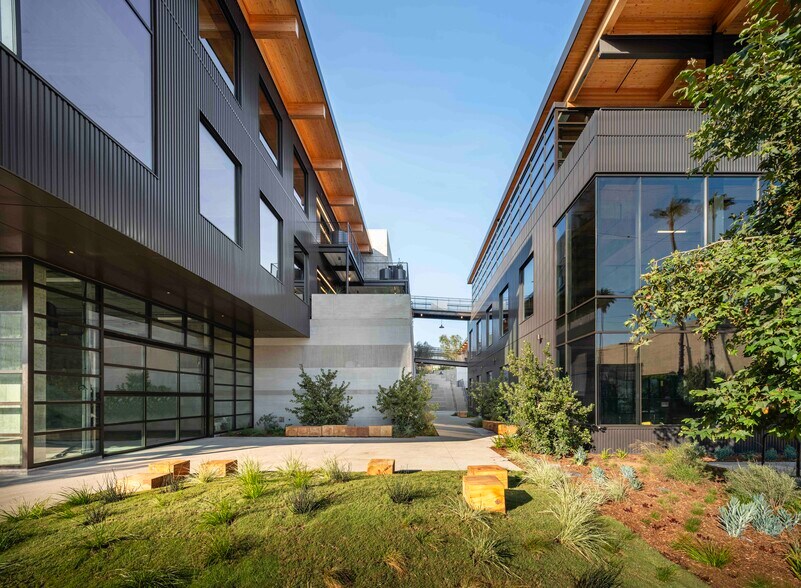 More Photos Of 4204 Glencoe Ave, Marina Del Rey Unknown For Lease