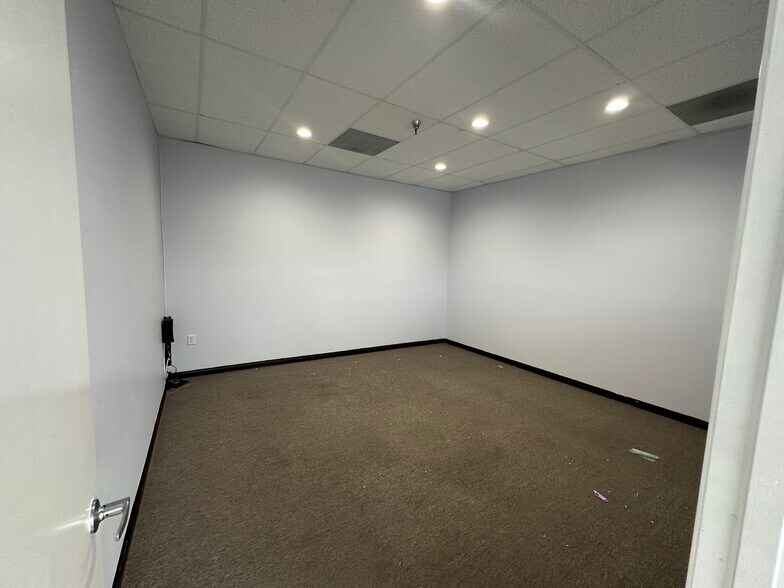 More Photos Of 509-523 E Rosecrans Ave, Compton Storefront Retail Office For Lease