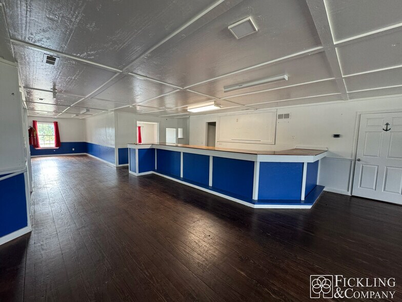 More Photos Of 411 Pea Ridge Rd, Eatonton Freestanding For Lease