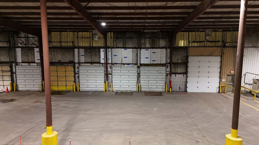 More Photos Of 2314 Wilkins Dr, Chillicothe Warehouse For Lease