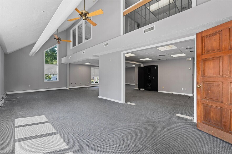 More Photos Of 52 Highland St, Worcester Office For Lease