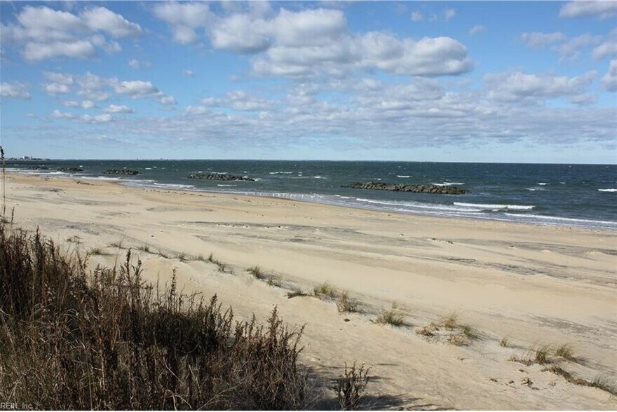 More Photos Of 9650 Shore Dr, Norfolk Veterinarian Kennel For Sale