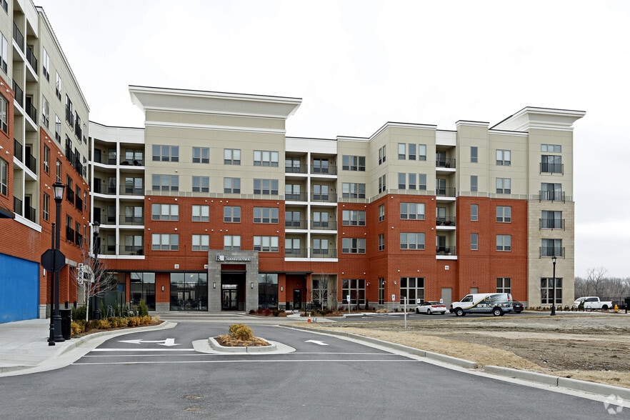 More Photos Of 1520 S 5th St, Saint Charles Unknown For Lease