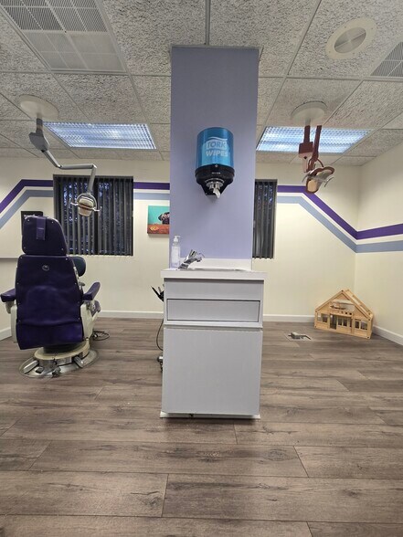 More Photos Of 224 Taylors Mill Rd, Manalapan Township Medical For Sale