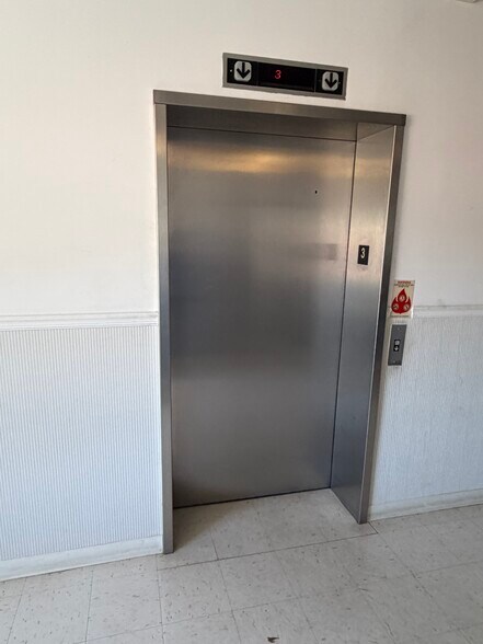 More Photos Of 3015 Earl Pl NE, Washington Office For Lease