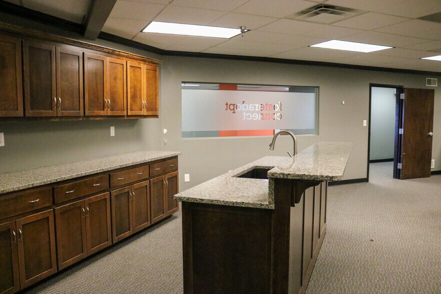 More Photos Of 3730 S Elizabeth St, Independence Medical For Lease