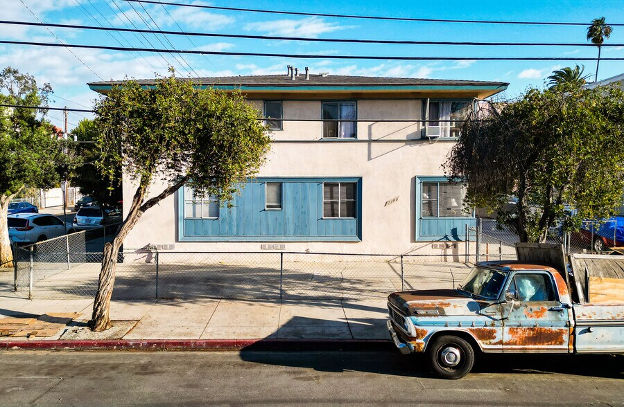 More Photos Of 2100 Bonsallo Ave, Los Angeles Apartments For Sale
